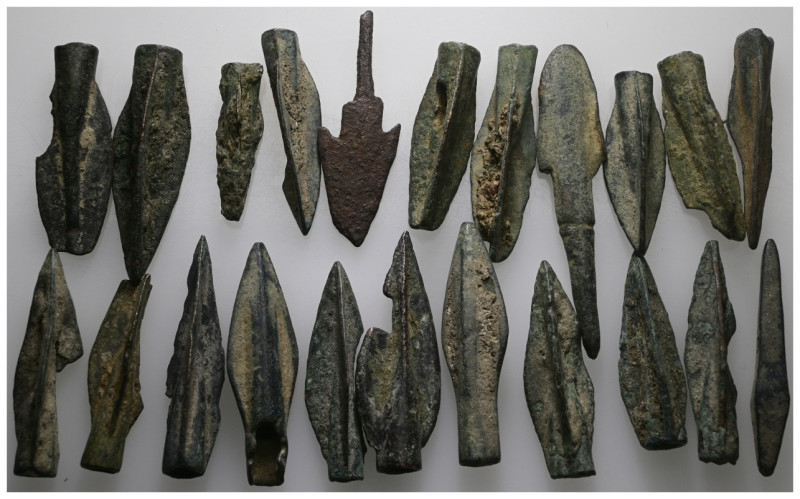 22 pieces, sold as seen. ANCIENT BRONZE ARROW HEADS. Sold as seen. No Return.