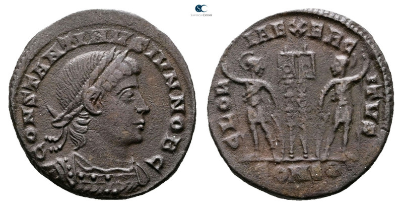 Constantine II, as Caesar AD 317-337. Constantinople
Follis Æ

17 mm, 2,26 g...