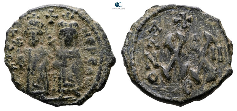 Phocas, with Leontia AD 602-610. Byzantine
20 Nummi

 mm, 5,38 g



Very ...