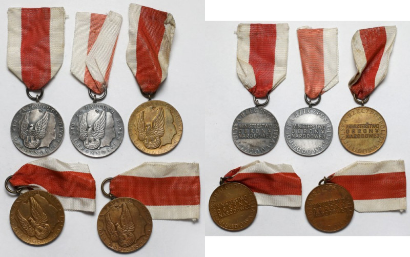 PRL, Medale 'Za Zasługi dla Obronności Kraju' - zestaw (5szt) Średnica: 38 mm. R...