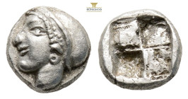 Ionia, Phokaia AE Diobol Silver ca 625/0-522 BC, 1,2 g 9,2 mm
Obv: Female head left, wearing helmet or sakkos.
Rev: Quadripartite incuse square.
Ref: ...