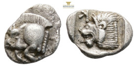 MYSIA, Kyzikos. 525-475 BC. AR Tetartemorion (10,8 mm, 0.80 g). Forepart of boar, tunny-fish behind / Head of lion in shallow incuse square.