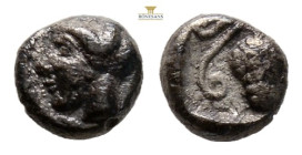CILICIA. Solo. Obol (Circa 410-375 BC). 0,32 g. 6 mm. Obv: Helmeted head of Amazon left. Rev: Grape bunch within incuse lozenge.