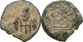 Tiberius (14-37). AE Prutah, Judaea. Procurator Pontius Pilatus, 26-36 AD. D/ Three bound grain ears. R/ TIBEPIOY KAICAPOC LIS. Simpulum. Meshorer 331...