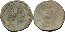 Commodus (177-192). AE Sestertius, 186-187 AD. D/ M COMMODVS ANT FELIX AVG BRIT. Laureate head right. R/ FORT RED (in exergue) P M TR P XIII IMP VIII ...