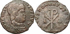 Magnentius (350-353). AE 25 mm. Uncertain mint. D/ DN MAGNENTIVS PF AVG. Bareheaded, draped and cuirassed bust right. R/ SALVS DD NN AVG ET CAES. Larg...