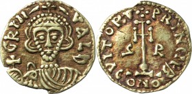 Benevento. The Lombards at Beneventum. Grimoald III as Princeps (792-806). AV Tremissis. D/ GRIM-VALD. Crowned, draped and cuirassed bust facing, hold...