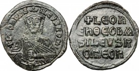 Leo VI, the Wise (886-912). AE Follis, Constantinople mint. D/ Bust facing, wearing crown and chlamys and holding akakia. R/ Legend in four lines. D.O...