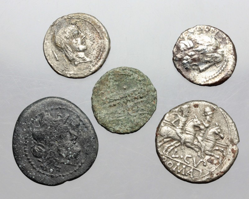 Roman Republic. Multiple lot of five (5) unclassified coins, including two (2) A...