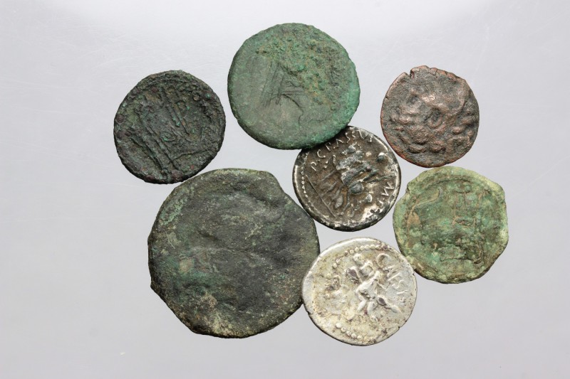 Roman Republic. Multiple lot of seven (7) unclassified coins, mostly AE, includi...