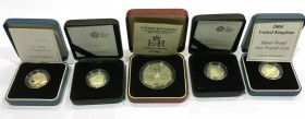 United Kingdom. Elizabeth II (1952 -). Lot of 5 coins: pound 2004, 2005, 2008, 2009 and crown 1993. All in original boxes issued by the Royal Mint. To...