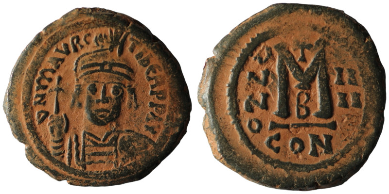 Maurice Tiberius. (582-602 AD). Follis. Constantinople. Obv: bust of Maurice Tib...