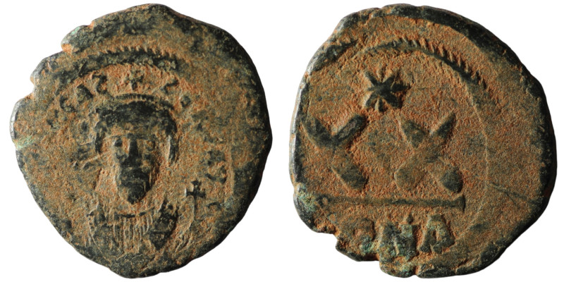 Phocas. (605-606 AD). Æ 20 Nummi. Constantinople. Obv: bust of Phocas facing. Re...