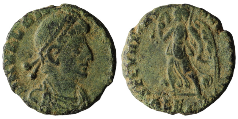 Valens. (364-367 AD). Æ Follis. Alexandria. Obv: D N VALENS P F AVG. perl-diadem...