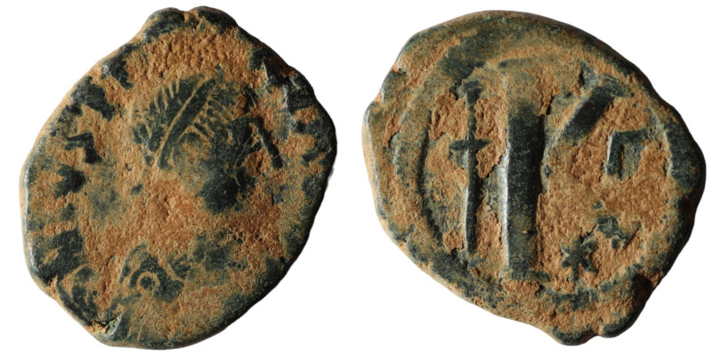 Justin I. (518-527 AD) 1/2 Follis. Constantinople. Obv: diademed bust of Justin ...