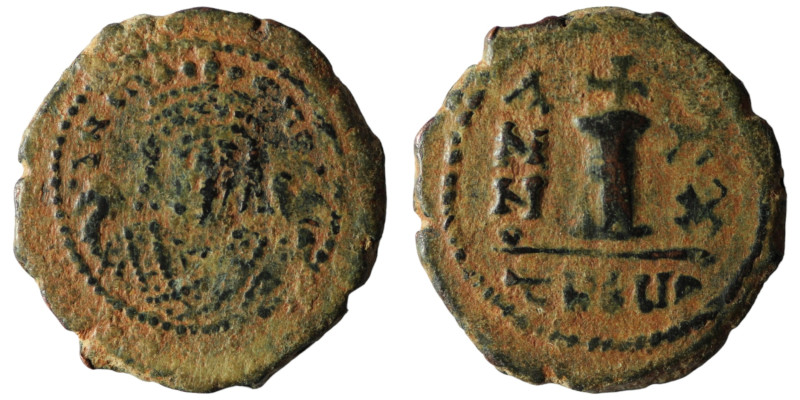 Maurice Tiberius. (582-602 AD). 10 nummi. Obv: bust of Maurice Tiberius facing. ...