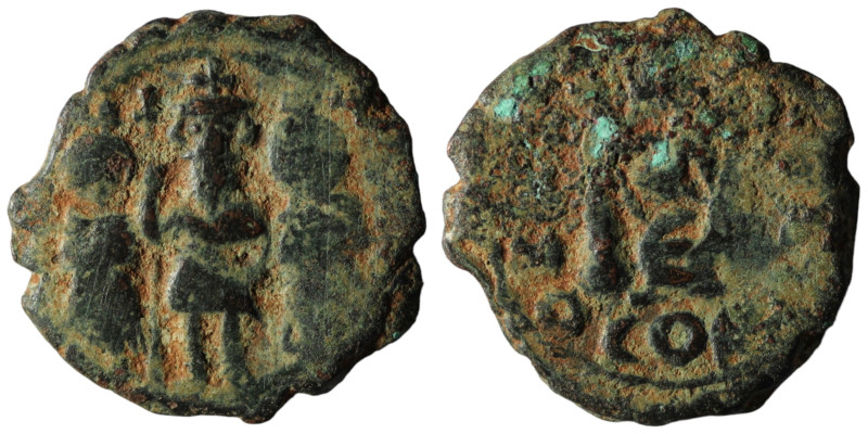 Heraclius. (610-641 AD) Æ Follis. Constantinople. Obv: Heraclius and sons standi...