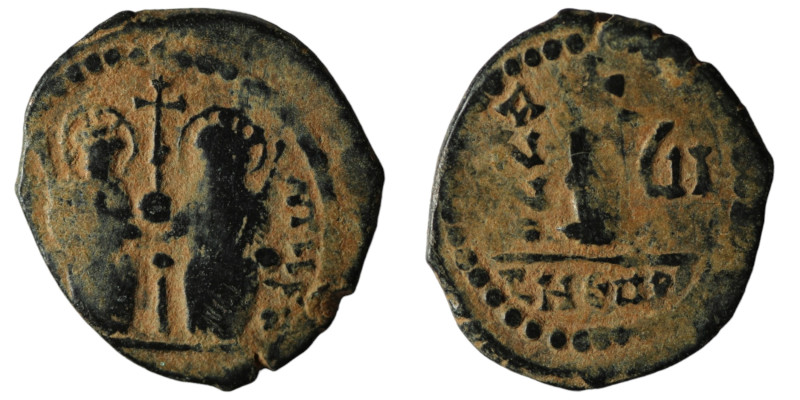 Justin II. and Sophia. (565-578 AD). Æ 10 nummi. Theoupolis. Obv: Justin II. and...