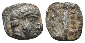 PHOENICIA, Arados. Circa 380-350 BC. AR Obol. Weight 0,69 gr - Diameter 8 mm