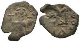 Constans II. (641-668 AD). Follis. Constantinople. Obv: Constans II. standing facing. Rev: M. Weight 2,48 gr - Diameter 21 mm