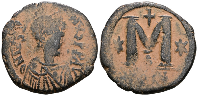 Justin I & Justinian I. 527. Æ Follis.Constantınopol. Artificial sandpatina. Wei...