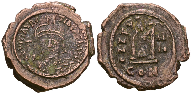 Maurice Tiberius, AE, Follis.Constantinople 582-602 A.D.Weight 11,31 gr - Diamet...