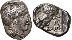 ATTICA Atene Tetradramma imitazione orientale (IV sec. a.C.) – Testa elmata di Atena a d. - R/ Civetta di fronte – AG (g 17,14) 
BB+/qSPL