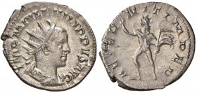 Filippo II (244-249) Antoniniano - Busto radiato a d. - R/ AETERNIT IMPERI, il Sole a s. – RIC 226 AG (g 3,95) Bell’esemplare dal metallo lucente 
SP...