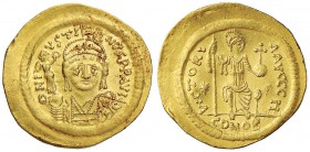 MONETE BIZANTINE Giustino II (565-578) Solido (Costantinopoli) Busto elmato di fronte - R/ Costantinopoli seduta di fronte – Sear 346 AU (g 4,44)
SPL...