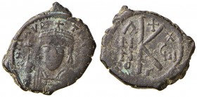 Maurizio Tiberio (582-602) Mezzo follis - Busto diademato di fronte - R/ Valore – cfr. Sear 497 AE (g 5,00)
BB