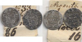 Innocenzo XI (1676-1689) Lotto di due mezzi grossi 1686, con cartellino di vecchia raccolta 
MB