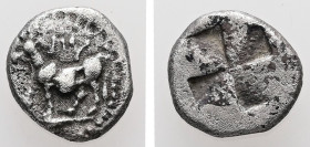 Thrace, Byzantion. AR, Diobol. 1.10 g. - 10.79 mm. Circa 340-320 BC.
Obv.: ΠY. Bull standing left on dolphin.
Rev.: Quadripartite millsail incuse.
Ref...