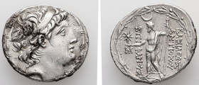 Seleukid Kingdom. Antiochos VIII Epiphanes Grypos, 121/0-97/6 BC. AR, Tetradrachm. 16.42 - 31.08 mm. Ake-Ptolemais, circa 121/0-113 BC.
Obv.: Diademed...