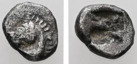 Aeolis, Kyme(?). AR, Hemiobol. 0.49 g. - 7.86 mm. Circa 500-475 BC.
Obv.: Head of horse left.
Rev.: Quadripartite incuse square.
Ref.: Klein 332 var. ...