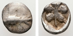 Caria, Idyma. AR, Hemiobol. 0.34 g. - 7.95 mm. ca. 450-430 BC.
Obv.: Fig leaf in square incuse.
Rev.: Fish (Dolphin?) leaping left.
Ref.: SNG Kayhan I...