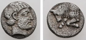 Caria, Uncertain ('Mint E'). AR, Diobol. 1.25 g. - 10.49 mm. Circa 380-340 BC.
Obv.: Head of male right, wearing beard
Rev.: Forepart of bull left; Ca...