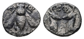 Ionia, Ephesos. AR, Diobol. 0.91 g. - 9.72 mm. ca. 390-325 BC.
Obv.: E - Φ. Bee.
Rev.: EΦ. Confronted heads of stags.
Ref.: SNG Kayhan I 208ff; SNG vo...