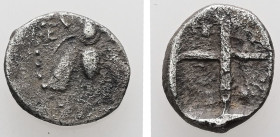 Ionia, Ephesos. AR, Hemidrachm. 1.60 g. - 12.32 mm. Circa 350-325 BC.
Obv.: Bee with straight wings; E-Φ flanking; dotted border.
Rev.: Quadripartite ...