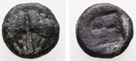 Lesbos. Uncertain mint. Bl Diobol. 1.23 g. - 9.75 mm. Circa 500-450 BC.
Obv.: Confronted boars’ heads
Rev.: Quadripartite incuse square.
Ref.: SNG Cop...