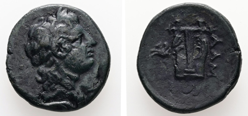 Mysia, Lampsakos. AE. 8.09 g. - 22.97 mm. ca. 2nd-1st century BC.
Obv.: Laureate...