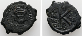 Maurice Tiberius, AD. 582-602. AE, Half Follis. 6.37 g. - 24.68 mm. Constantinople mint, 2nd officina. Dated RY 7 (588/9).
Obv.: O N mAVR TIЬЄR P P A....