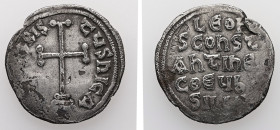 Leo III the "Isaurian", Constantine V, AD 717-741. AR, Miliaresion. 2.00 g. 20.87 mm. Constantinople.
Obv: IҺSЧSXPIS-TЧSҺICA. Cross potent on three st...
