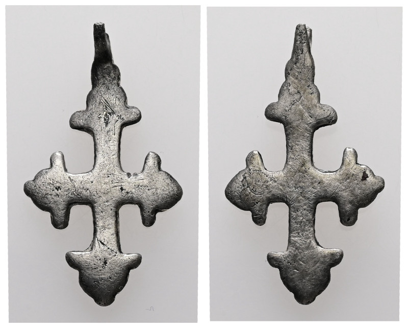 Pendant Cross. Middle Byzantine, 10thC-11thC.
Cross necklace; silver; arms round...