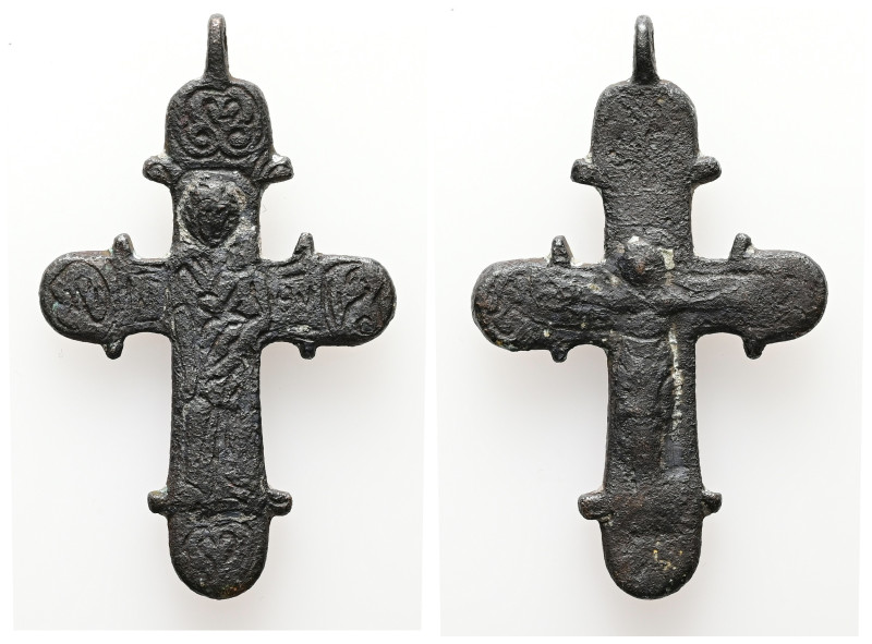 Pendant Cross. Middle Byzantine, 10thC-11thC.
Cross necklace; bronze; arms round...