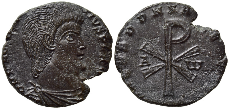 MAGNENTIUS (350-353). Ae. Treveri(?). 

Obv: D N MAGNENTIVS P F AVG. 
Barehea...