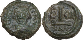 Heraclius (610-641). AE Decanummium. Catania mint. Dated RY 1 (619/20 AD). Obv. DN HERACLIVS P P AVG. Crowned, draped, and cuirassed bust facing, hold...