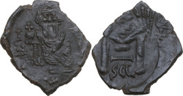 Constans II (641-668). AE Follis, Syracuse mint, dated Indiction 11 (652-653). Obv. I/N/Δ - [I/A]. Emperor standing front, crowned and wearing chlamys...