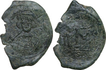 Constantine IV Pogonatus, with Heraclius and Tiberius (668-685). AE Follis, Syracuse mint, 674-681. Obv. Helmeted and cuirassed bust facing, holding s...