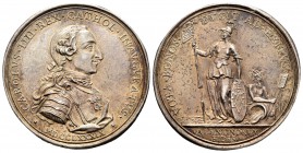 Carlos IV (1788-1808). Medalla de proclamación. 1789. Valencia. (H-107). Rev.: España estante con el pendón real apoyado en el escudo de Valencia junt...