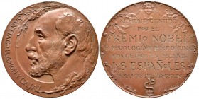 Medalla. 1907. Ae. 138,00 g. A Santiago Ramón y Cajal al mérito científico por la concesión del Premio Nobel. Grabador M. Benlliure. Diámetro 72 mm. E...